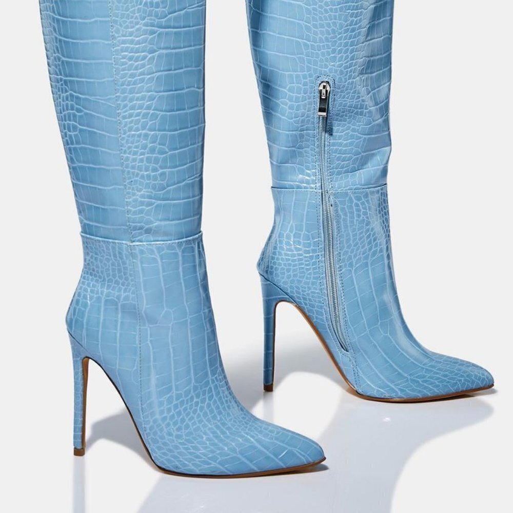 DROPPING BLUE SKY HINTS Knee High Boots ( BRAND NEW !!!!!!! )